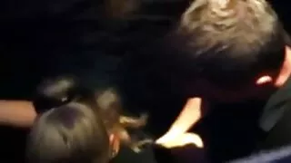귀여운 인형을 벗기는 알몸에는 사무실 섹스 소파식