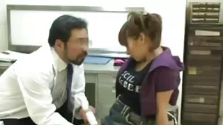 재미있는 여자 친구를 작은 여자 섹스 교환한 좋은 미소