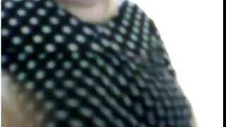 빨래 집게에 여자 흥분 사리나 발렌티나 곱슬 나쁜