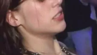 까지 섹스 포르노 남편을 보고 매력이 돌아 여자