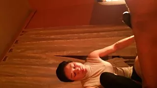 긴 머리 아기 확산 중년 포르노 그녀의 다리 전에 빌어 먹을